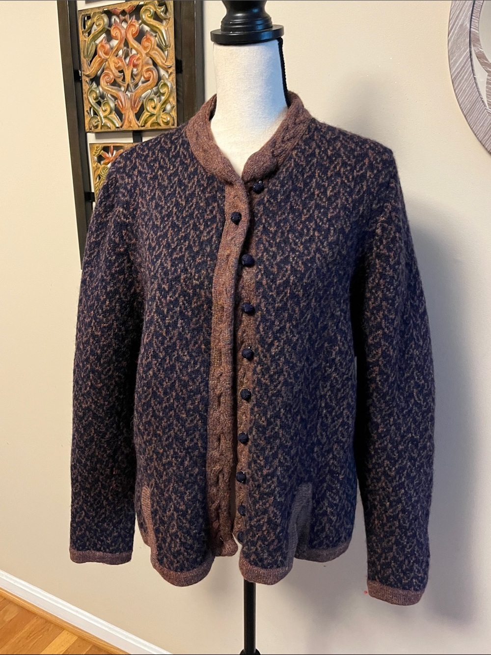 The J. Peterman Company wool woman blazer, fits large, Beautiful!!